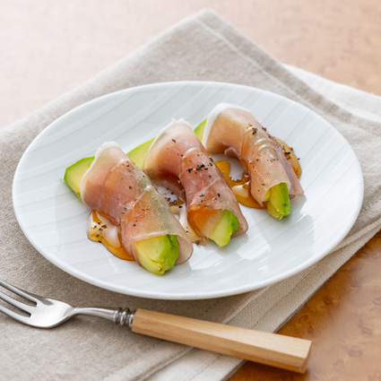 甘くてしょっぱい、やみつきおつまみ『生ハムとアボカド』