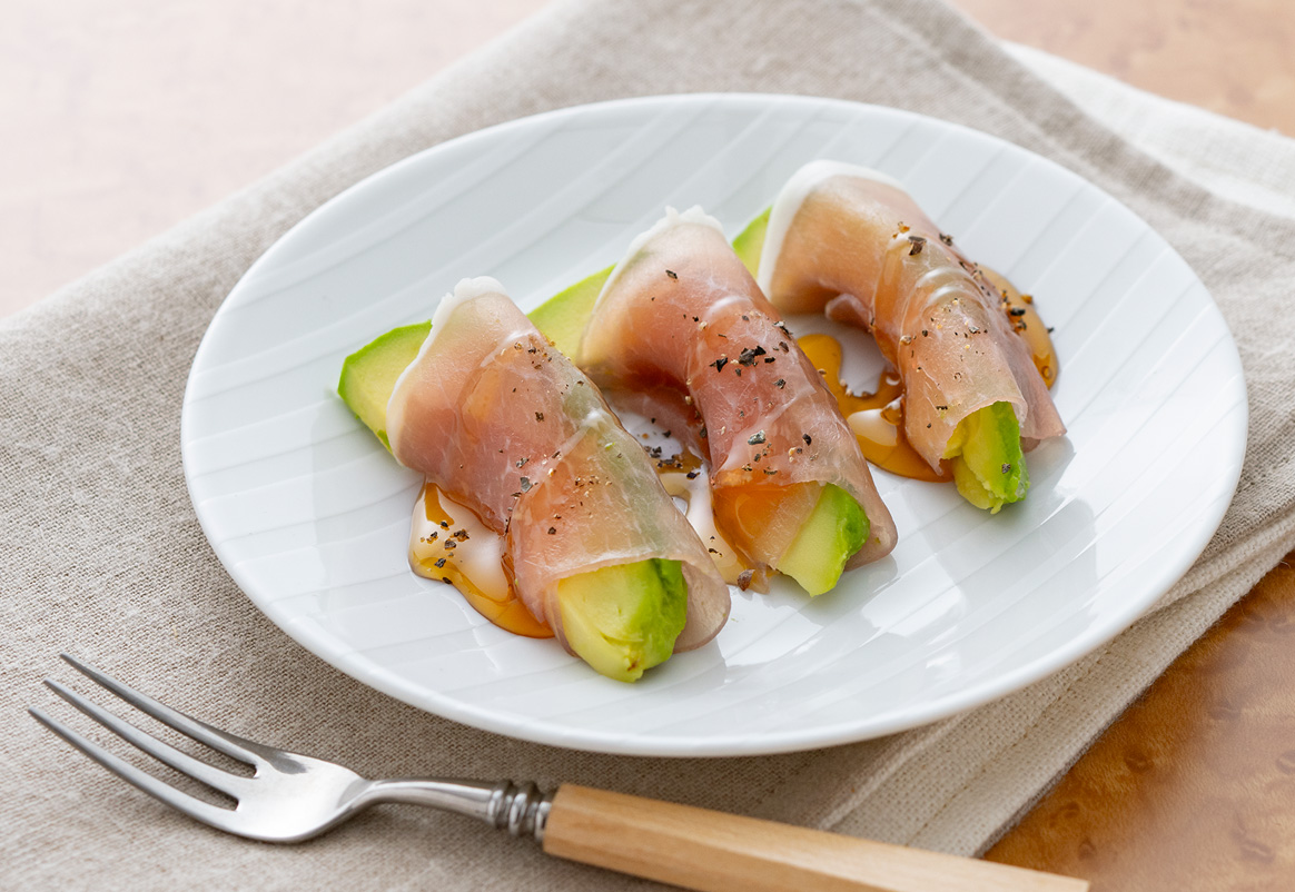 甘くてしょっぱい、やみつきおつまみ『生ハムとアボカド』