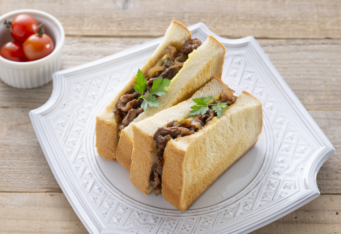 素材の旨みがギュッと凝縮『“フィリーチーズ”のビーフサンド』