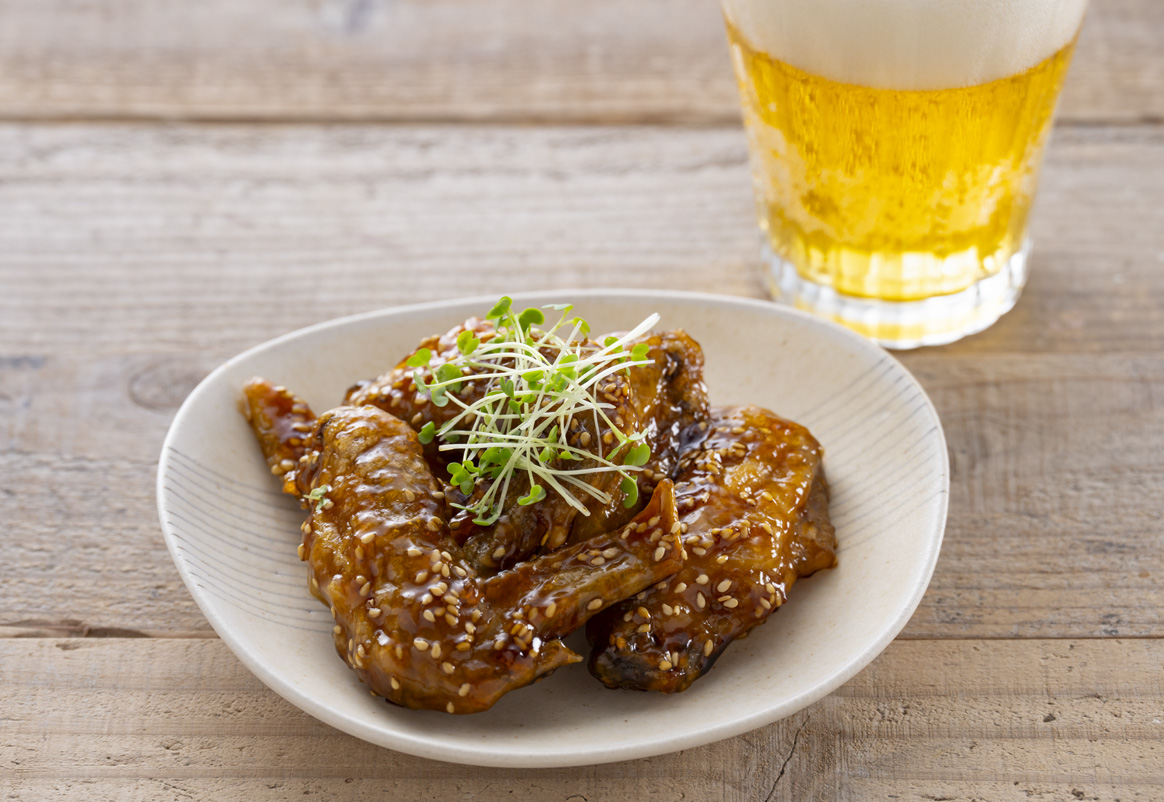 外はカリッ、中はジューシー！『名古屋⾵⼿⽻先唐揚げ』